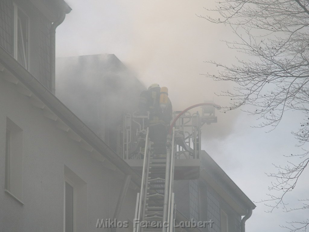 Dachgeschossbrand Koeln Muelheim Duennwalderstr  047.JPG